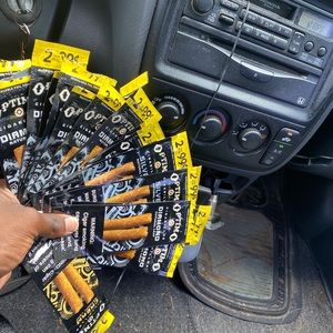 Meet your Posher, Avery